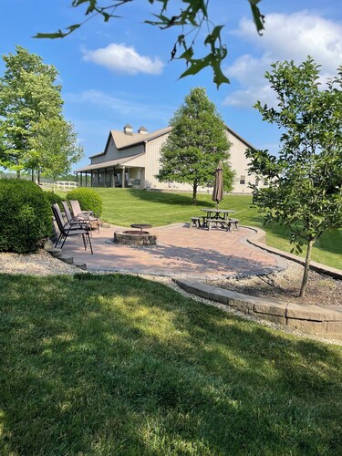 Sunset Apartment- Peaceful Country Setting- Reasonable Distance to Hocking Hills