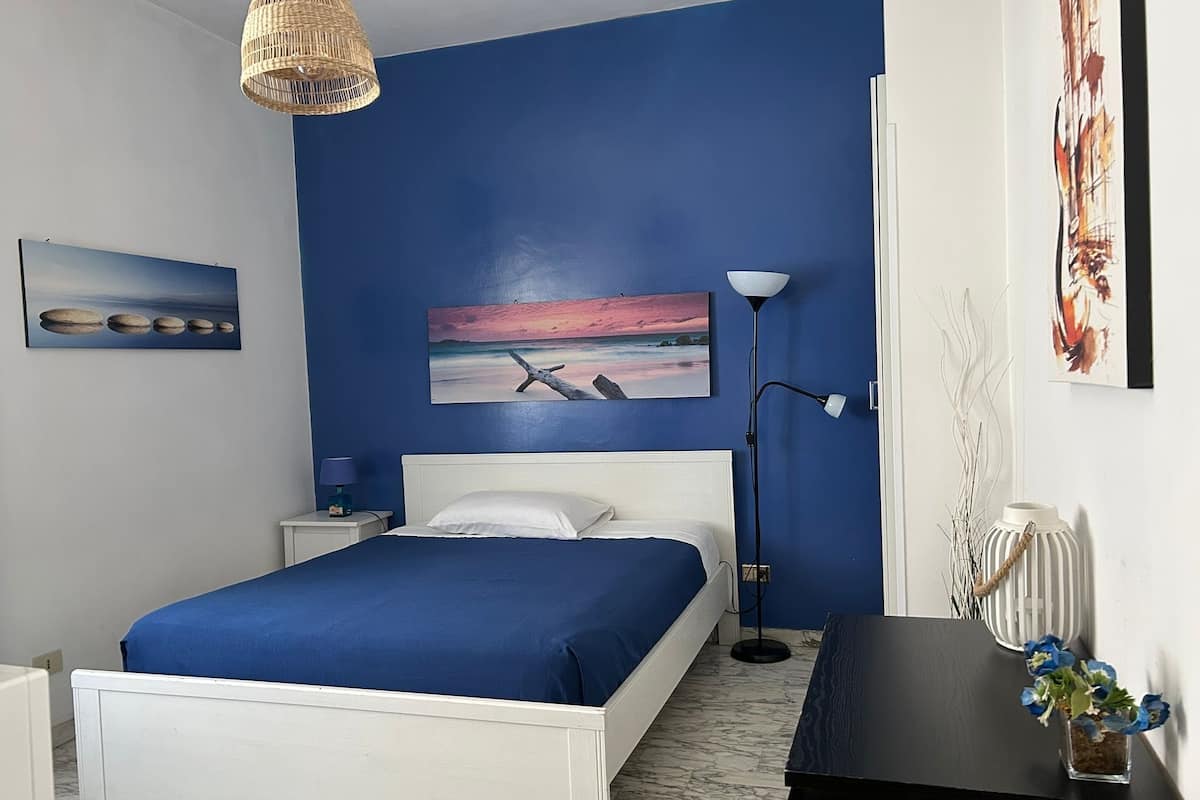 Standard Double Room, 1 Queen Bed | 1 bedroom, down comforters, desk, laptop workspace