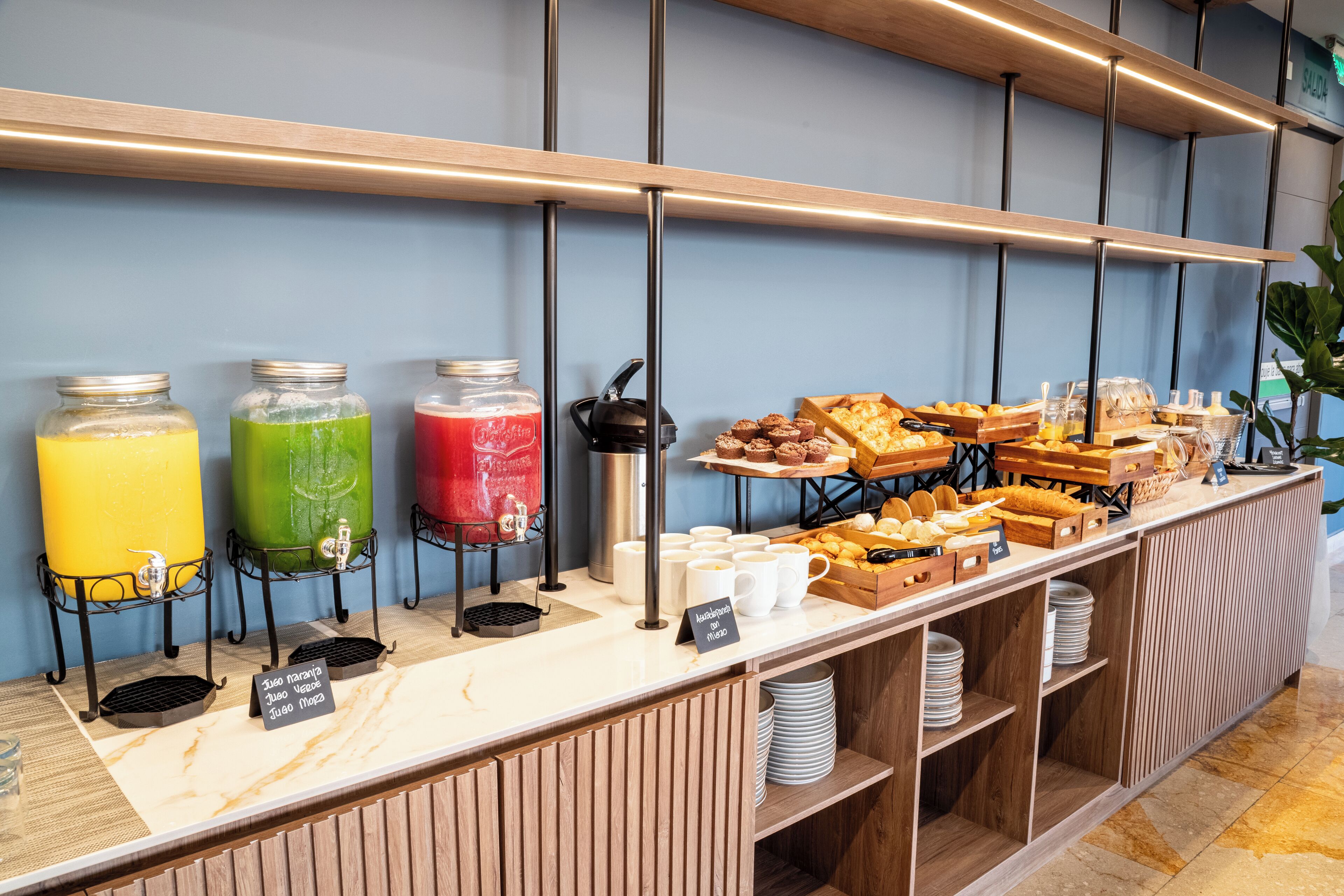 free daily full breakfast