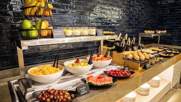 Tägliches inbegriffenes großes Frühstück