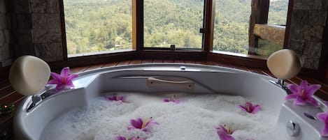 Honeymoon Chalet, Hot Tub | Private spa tub