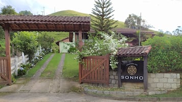 Fachada da propriedade