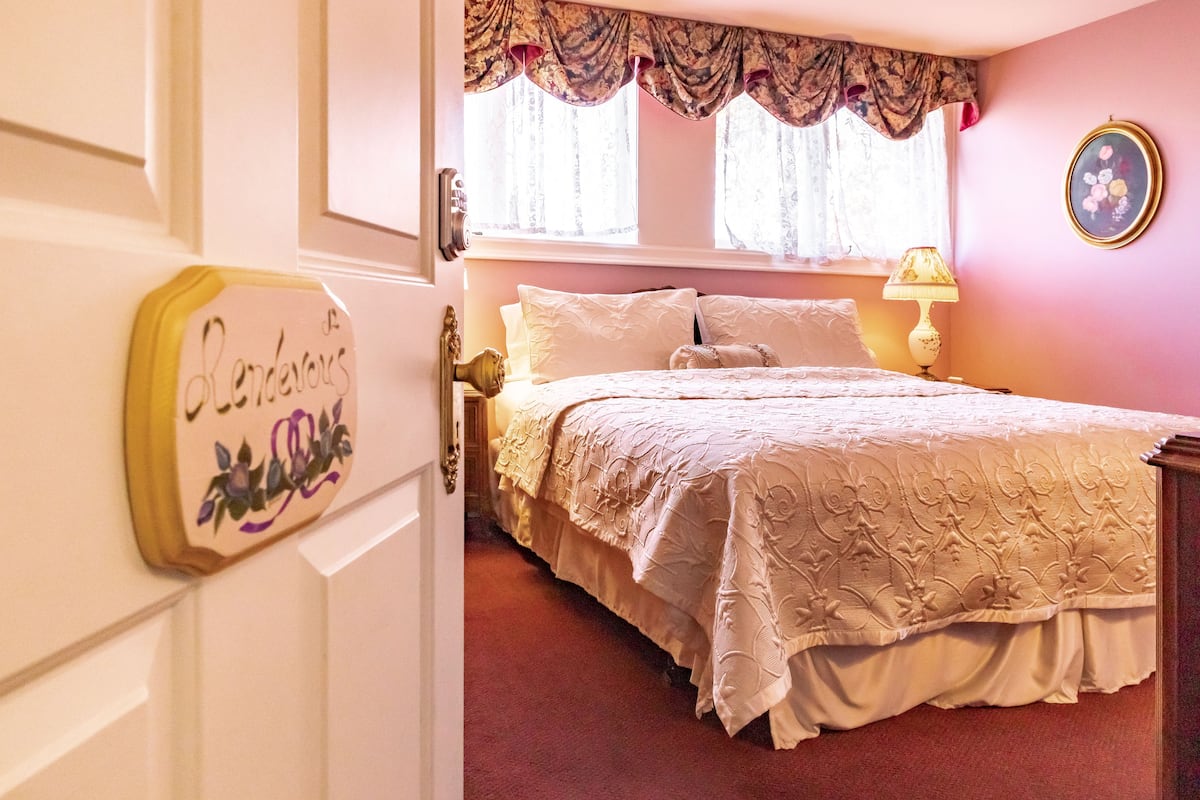 Klassieke eenpersoonskamer, 1 kingsize bed, niet-roken, bad | 1 slaapkamer, individueel gedecoreerd, individueel gemeubileerd