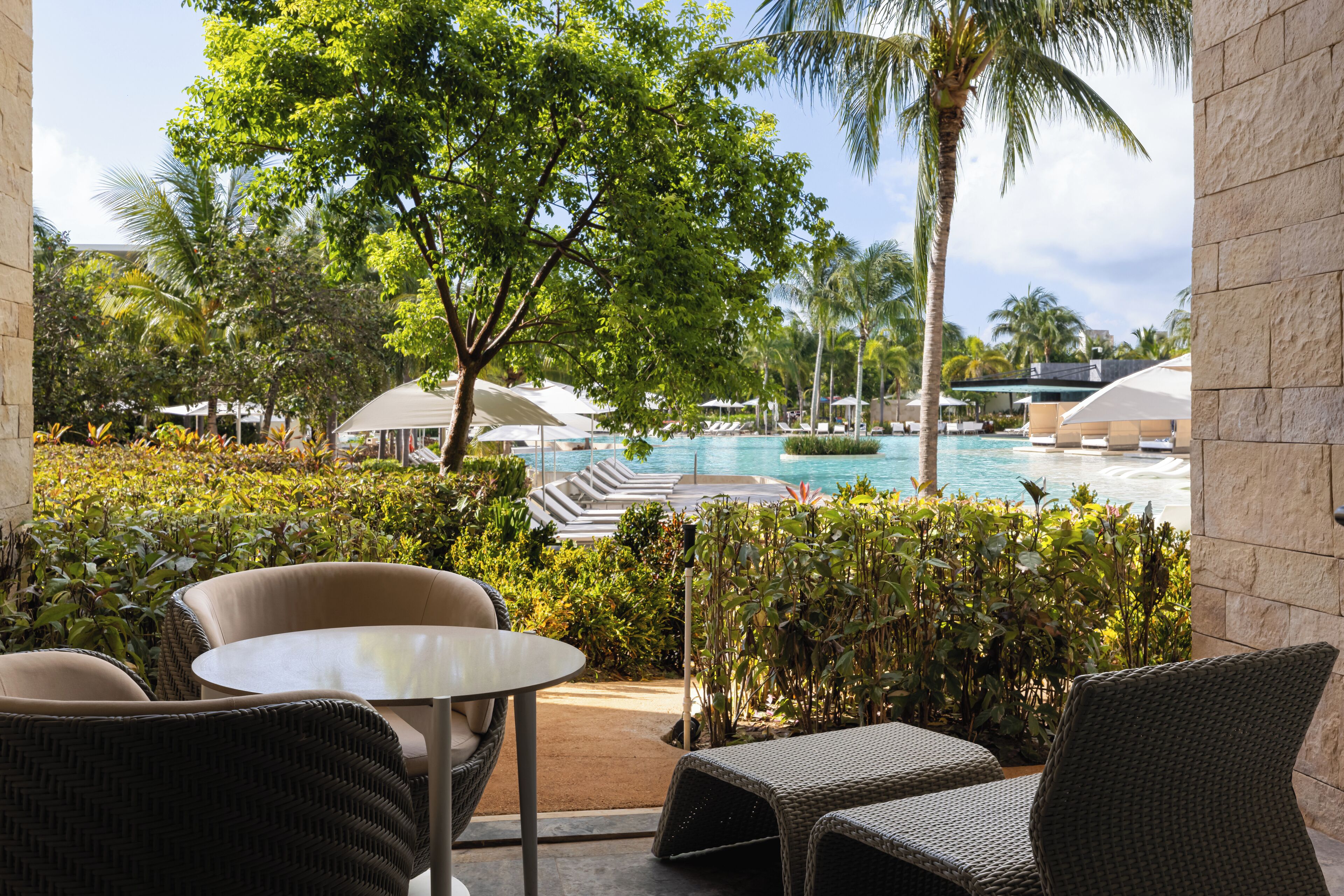 Junior Suite Pool Access