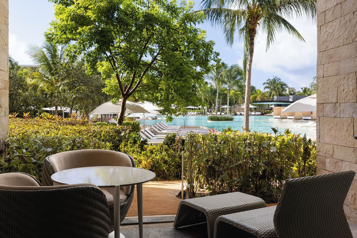 Junior Suite Pool Access