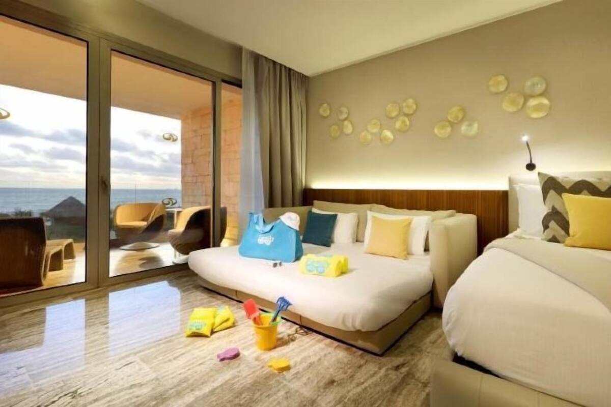 Free minibar, in-room safe, desk, blackout curtains