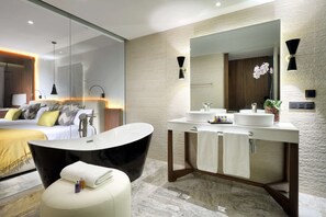 Junior Suite Pool Access | Free minibar, in-room safe, desk, blackout drapes