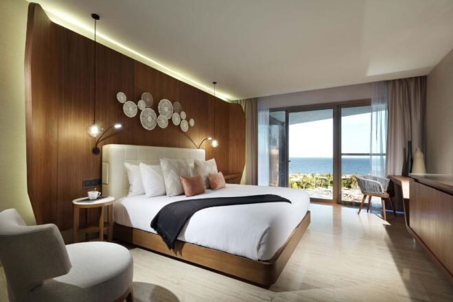 1 bedroom, premium bedding, memory foam beds, free minibar
