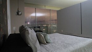 1 habitación, escritorio, tabla de planchar con plancha y wifi gratis 