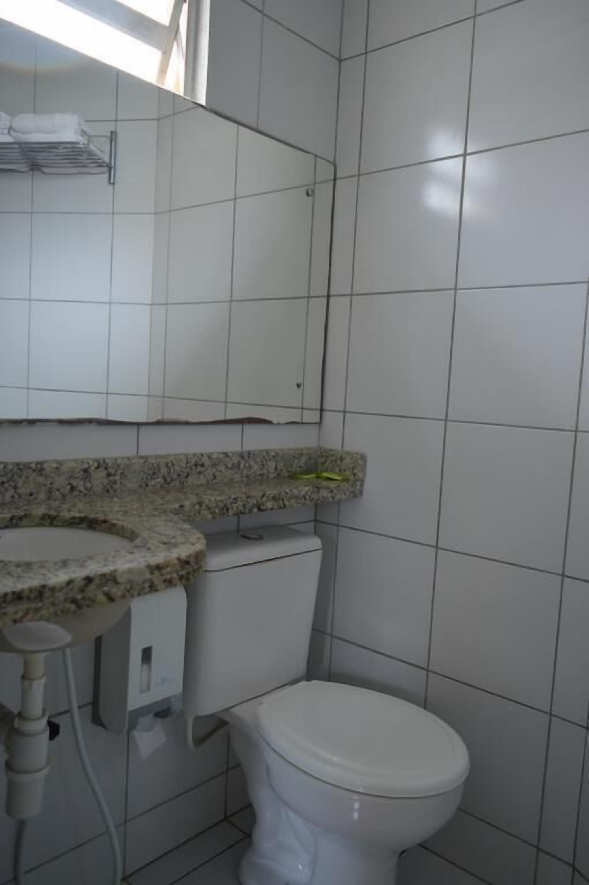 shower, free toiletries, hair dryer, bidet