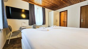 Superior Double or Twin Room | Hypo-allergenic bedding, desk, laptop workspace, iron/ironing board - Rooms Koblar (Piran)
