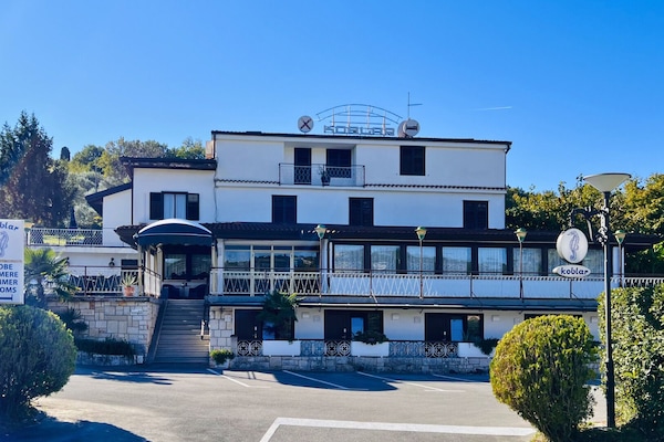 Fachada de la propiedad