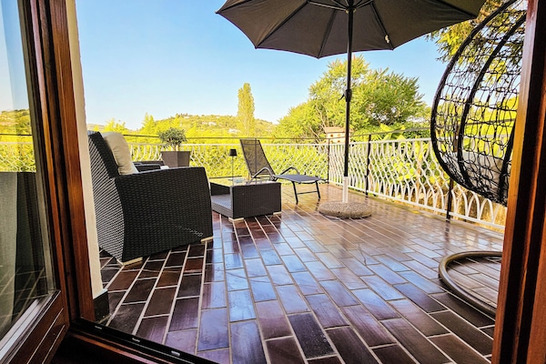 Deluxe Double or Twin Room | Hypo-allergenic bedding, desk, laptop workspace, iron/ironing board