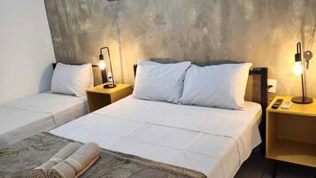 Superior Studio Suite | Individually decorated, individually furnished, laptop workspace