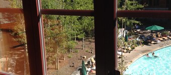 The Marriott Grand Residence
Great Location with pool & partial mountain View!