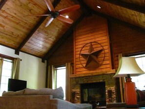 TV, fireplace - The Preserve, Craftsman Special Vacation Home by F (Fall Creek Falls)