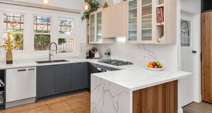 RYE Cottage -live like a local, foxtel, dog friendly+ BONUS* NIGHTS OFFERS 2026.