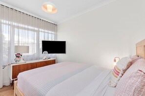 3 bedrooms, soundproofing, iron/ironing board, free WiFi