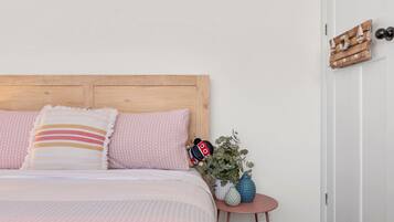 3 bedrooms, soundproofing, iron/ironing board, free WiFi
