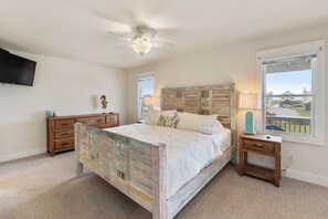 5 bedrooms, iron/ironing board, WiFi, bed sheets - Avalon: Old Nags Head Place, Private Pool, Hot Tub (Nags Head)