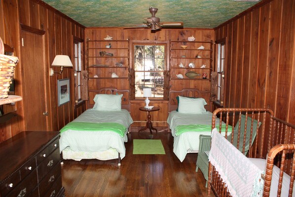 4 bedrooms, in-room safe, free WiFi, bed sheets