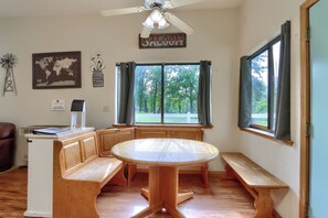 Interior - Family Friendly Farm Stay Near Yosemite (Mariposa)