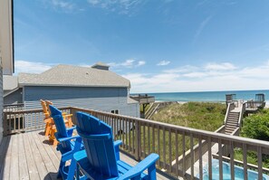 Property grounds - Crab Cottage: Oceanfront, Private Pool, Hot Tub (Nags Head)