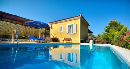 House with character, private swimming pool, spectacular view