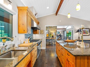 Fridge, microwave, oven, stovetop - Peace and Seclusion - at Pair-A-Dice Cove in Beautiful Lake Toxaway. (Lake Toxaway)