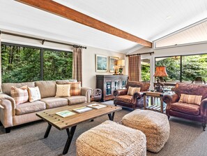 Smart TV, fireplace - Peace and Seclusion - at Pair-A-Dice Cove in Beautiful Lake Toxaway. (Lake Toxaway)