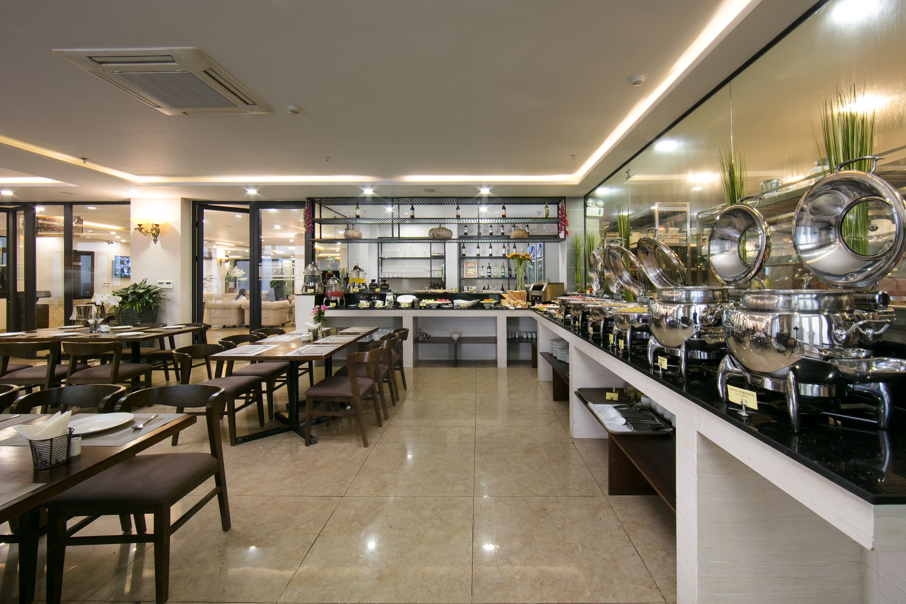 breakfast, lunch, dinner served; vietnamese cuisine