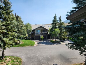 Exterior - Snowcreek Resort Vacation Rental 858 (Mammoth Lakes)