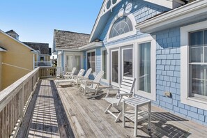 Property grounds - Seaside 22: Oceanfront, Pool, Hot tub, Game Room (Nags Head)