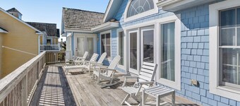 Seaside 22: Oceanfront, Pool, Hot tub, Game Room