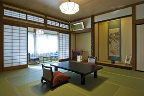 Desk, free WiFi, bed sheets - Kusatsu Onsen EKINARIYA RYOKAN (Kusatsu)