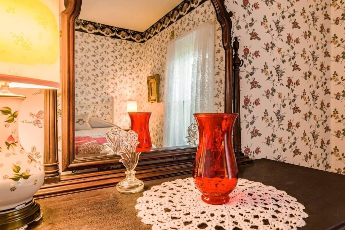 Deluxe Double Room, 1 Queen Bed, Lakeside | Desk, free WiFi