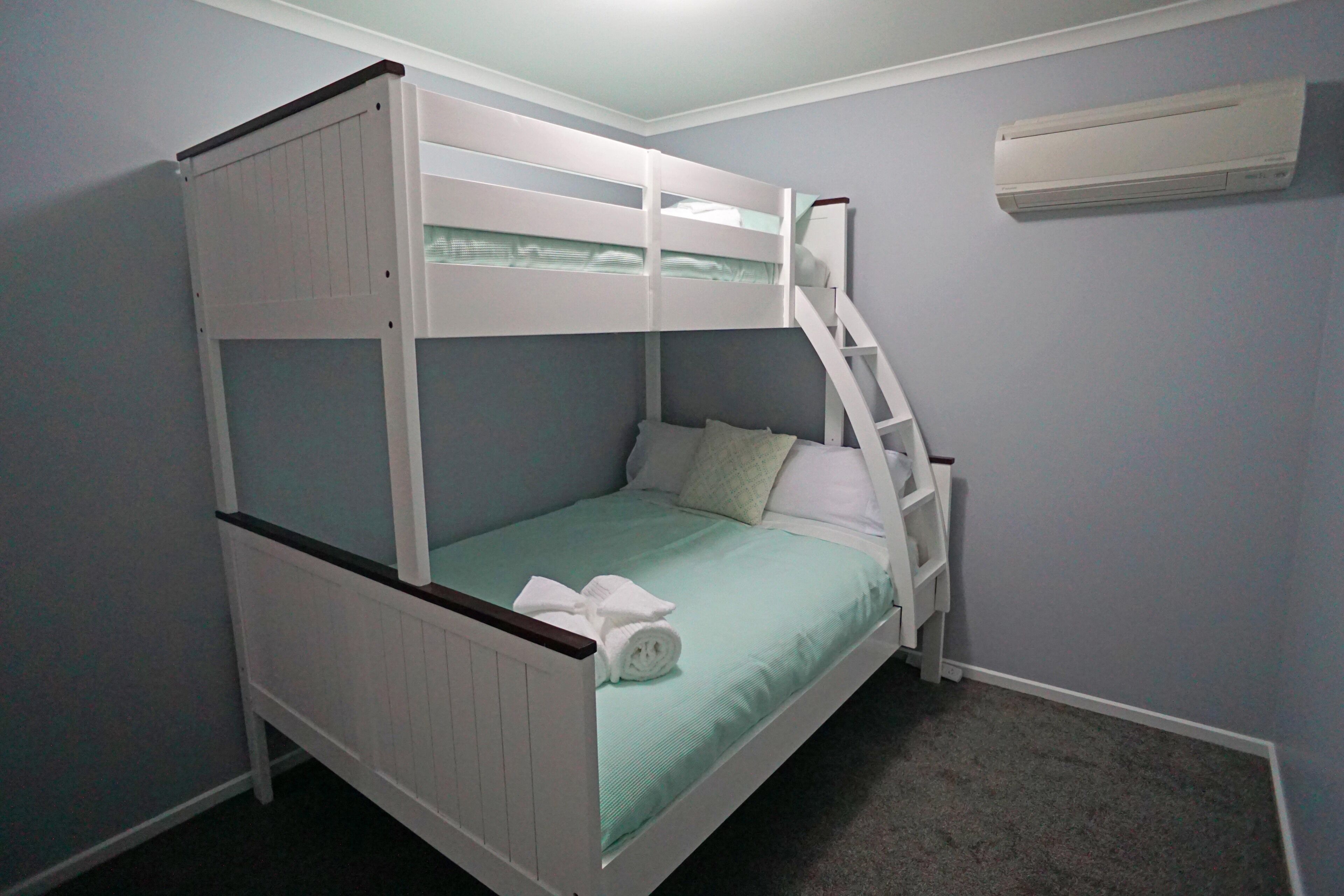 The Burrow - Waratah.  Picturesque town near Cradle Mountain and Tarkine — image 16