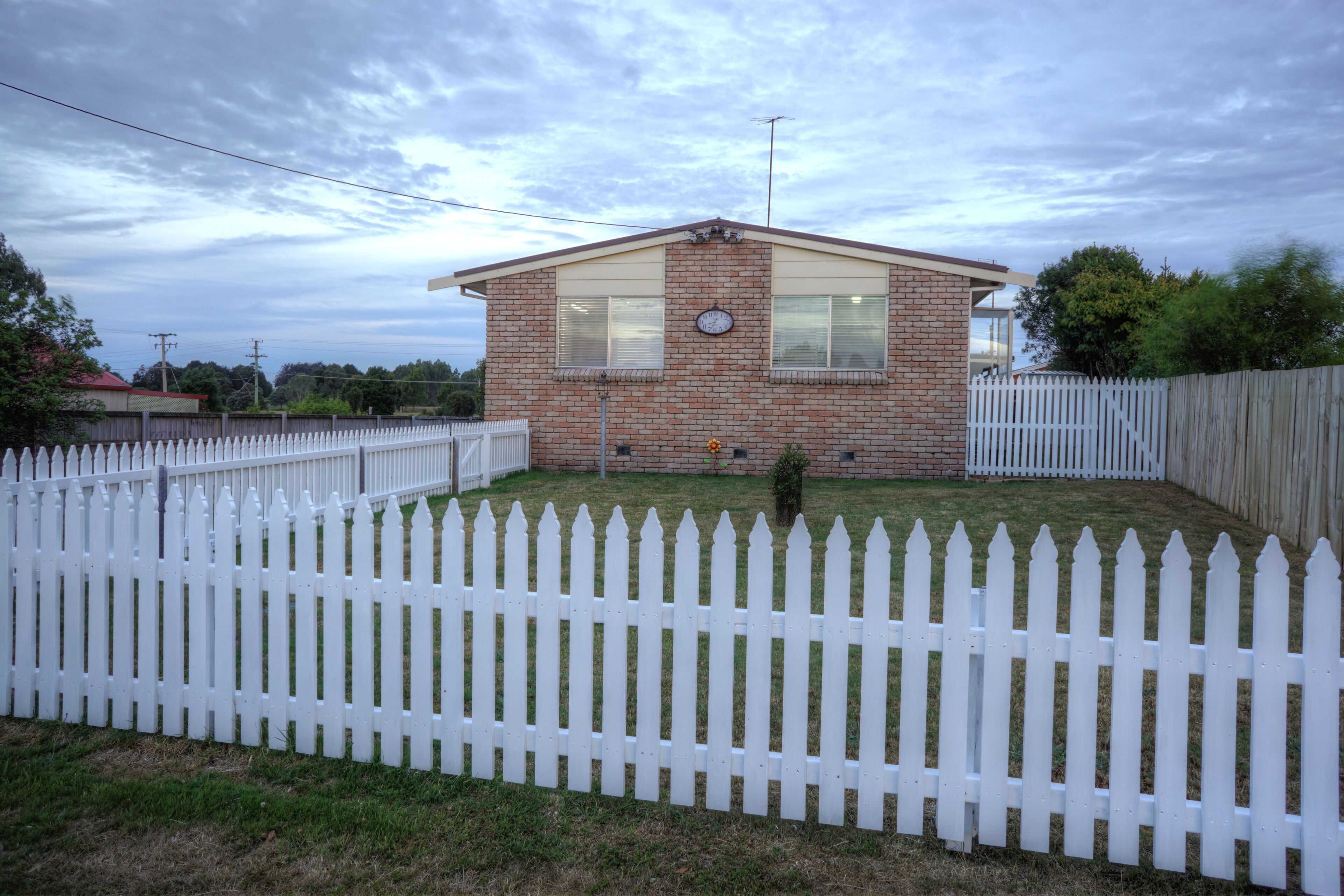 The Burrow - Waratah.  Picturesque town near Cradle Mountain and Tarkine — image 21