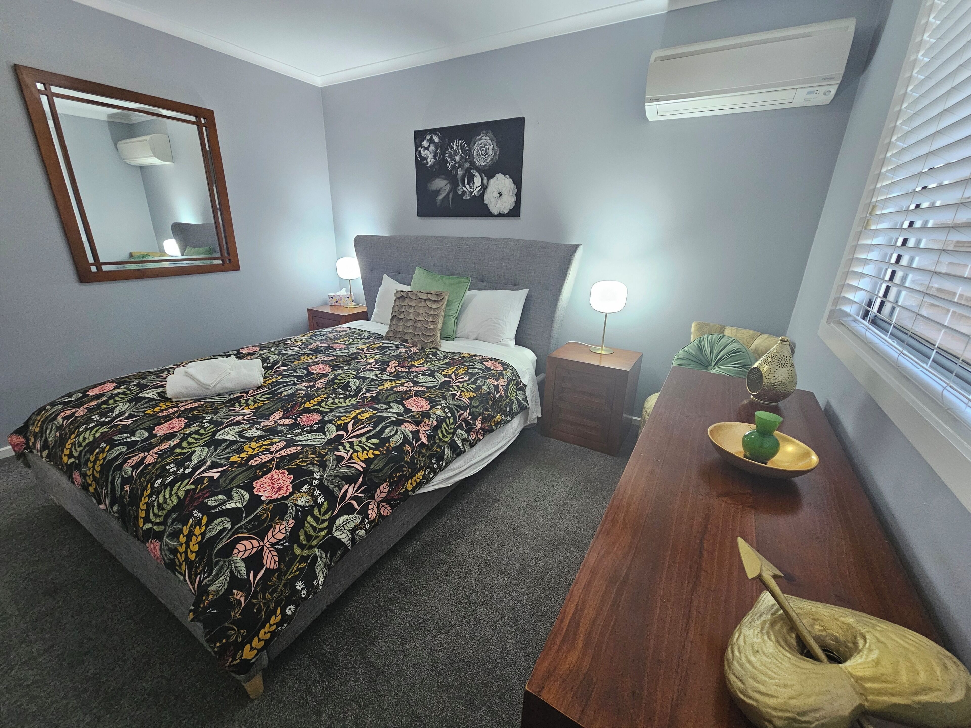 2 bedrooms, iron/ironing board, travel cot, free WiFi