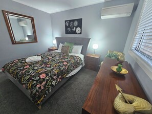 2 bedrooms, iron/ironing board, travel cot, free WiFi