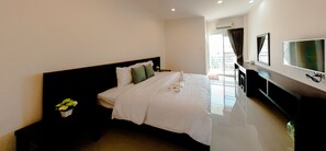 Standard-herbergi með tvíbreiðu rúmi | Myrkratjöld/-gardínur, ókeypis þráðlaus nettenging