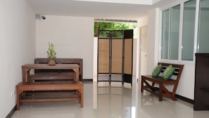 Lobby sitting area - Weerawan Place (Khon Kaen)