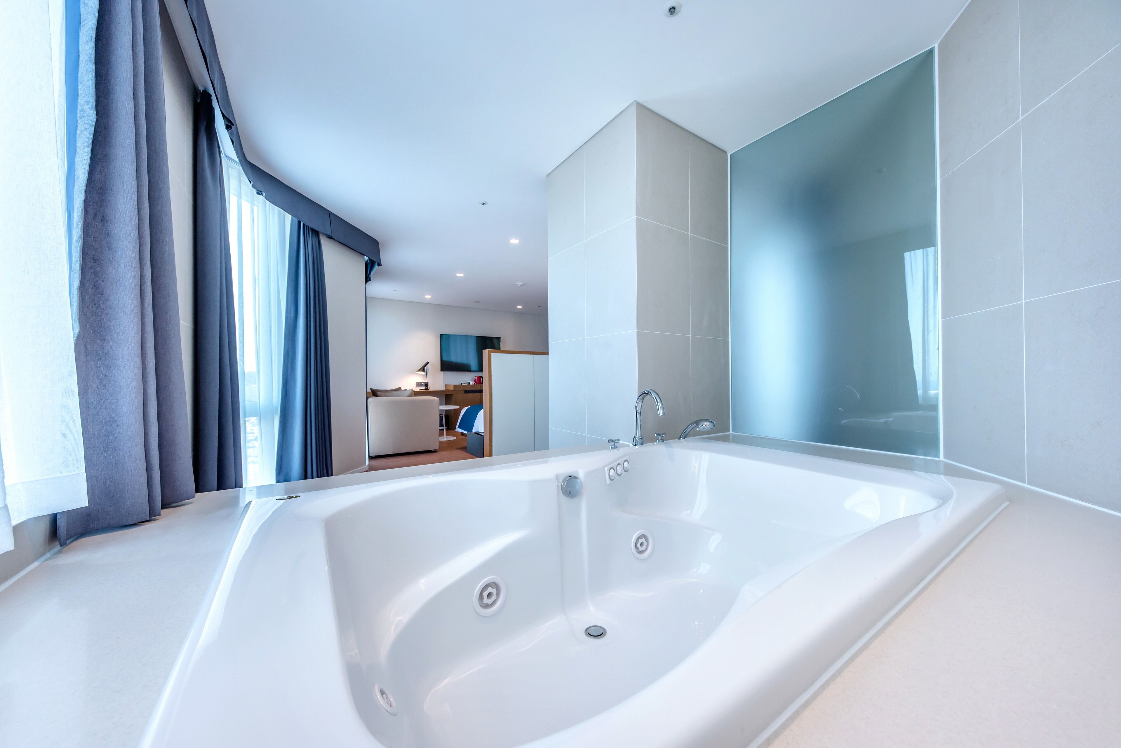 1 bedroom, premium bedding, down duvets, in-room safe