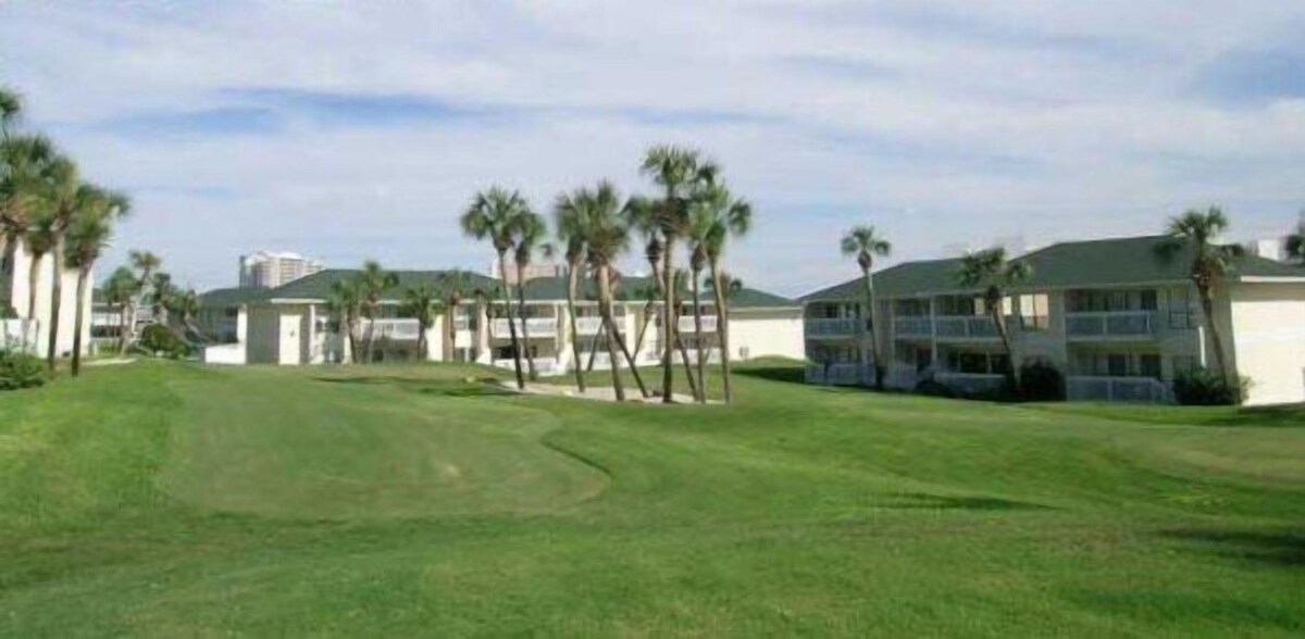Photo 9 of Stay directly on the beach! Fall Weather! Book today.. Amazing views!!