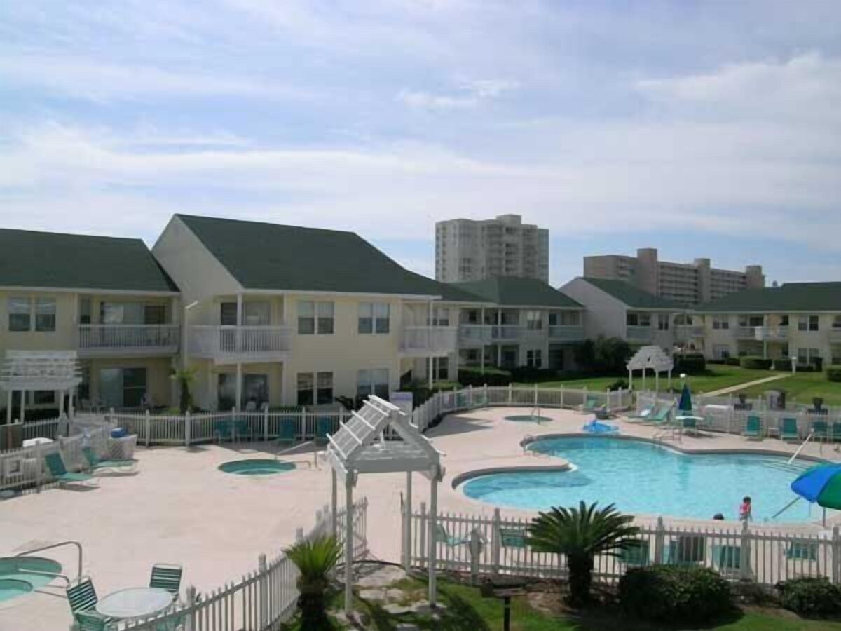 Photo 10 of Stay directly on the beach! Fall Weather! Book today.. Amazing views!!