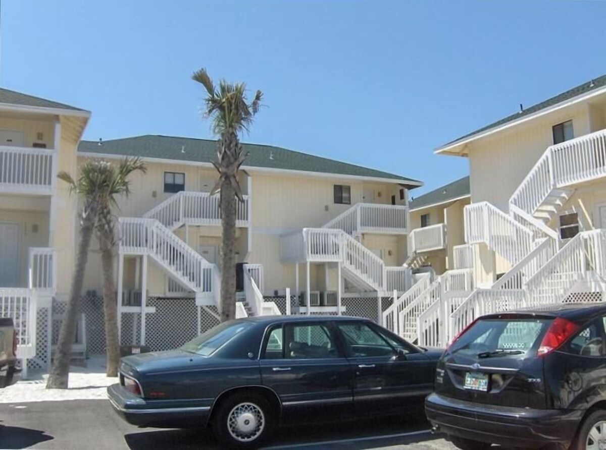 Photo 7 of Stay directly on the beach! Fall Weather! Book today.. Amazing views!!