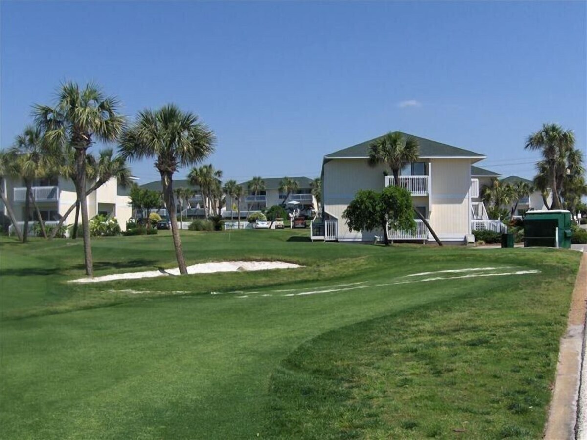 Photo 6 of Stay directly on the beach! Fall Weather! Book today.. Amazing views!!