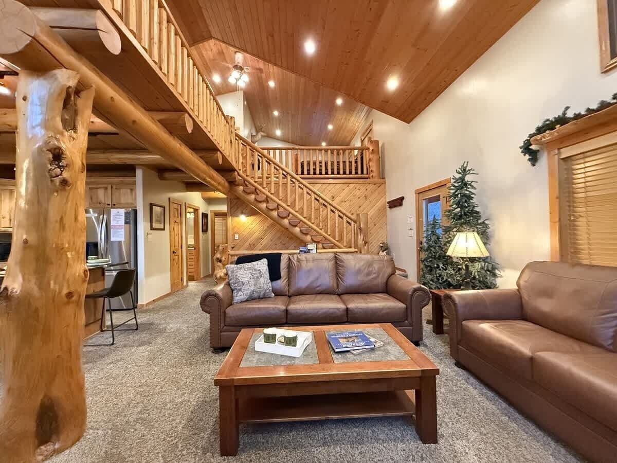 TV, peis og kontorer