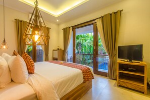 Queen Room with Pool View | Premium bedding, minibar, in-room safe, blackout drapes
