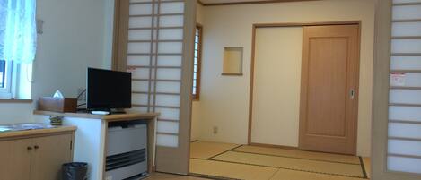 Quarto tradicional, banheiro compartilhado, em edifício anexo (Japanese Style) | Wi-Fi de cortesia, roupa de cama